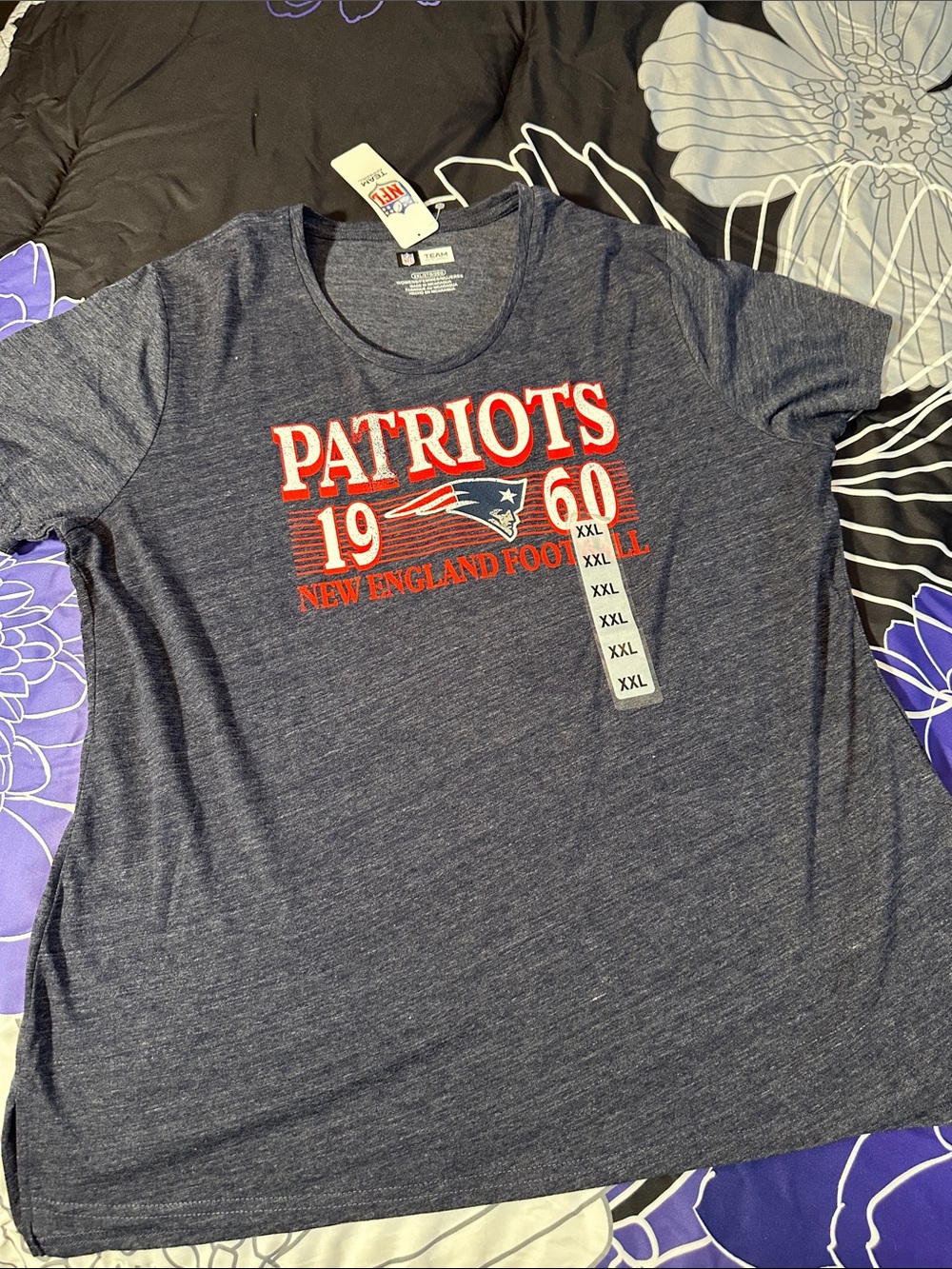 NWTS women’s NFL New England Patriots Tee - Navy Heather w/Red & White Sz XXL